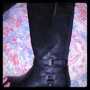 NEVER WORN GUESS BOOTS SIZE 7, OVER KNEE